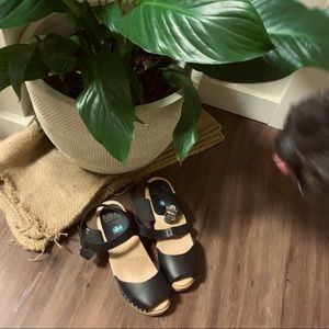 MIA Anja low open-toe Swedish clogs